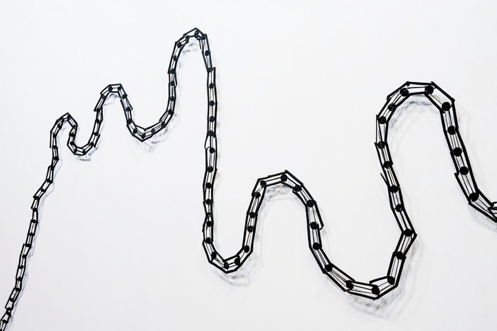 Playing Sprouts with Chains